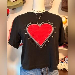 HOT TOPIC *sold out everywhere* Black T-Shirt with Red Heart Design